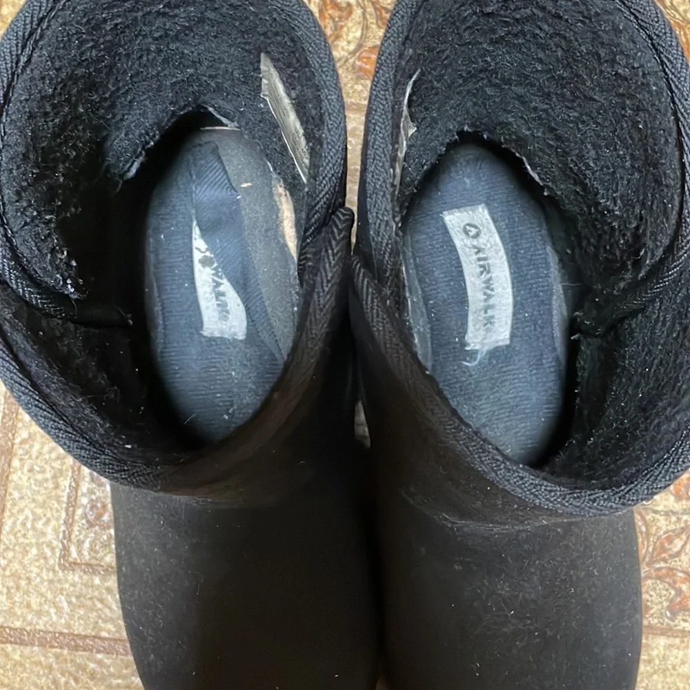 Airwalk Boots Womens 12 Short Winter Snow Boot Black Faux Suede Wedge Slip On - Picture 2 of 5